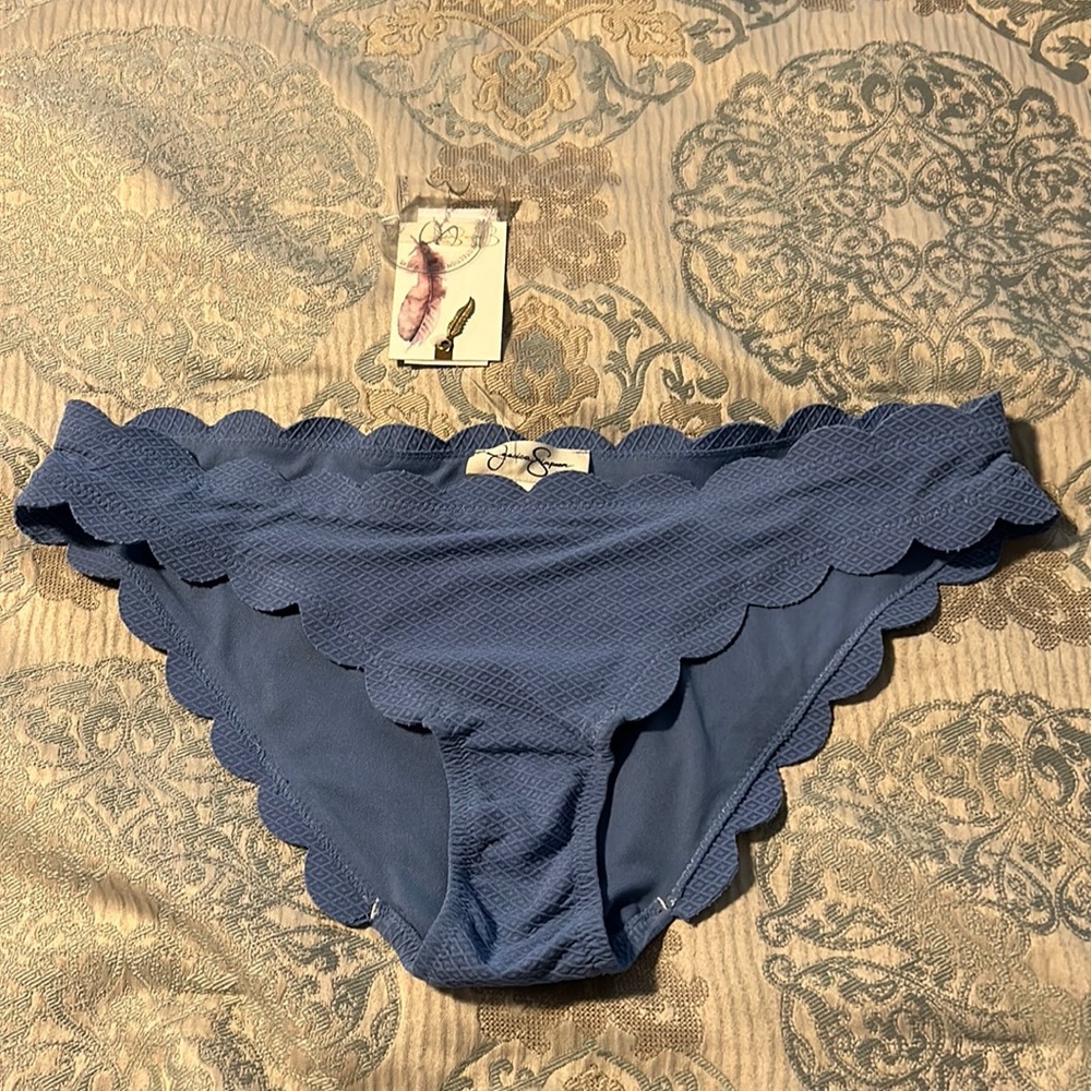 NWT Jessica Simpson scalloped edge bikini bottom size Large